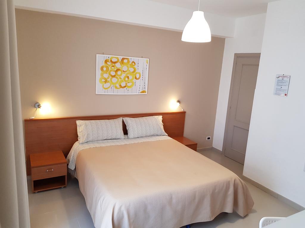 B&B Mimosa Giardini Naxos Εξωτερικό φωτογραφία