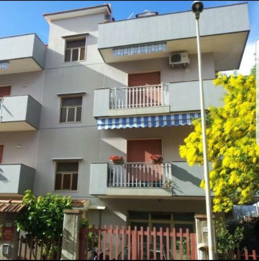 B&B Mimosa Giardini Naxos Εξωτερικό φωτογραφία